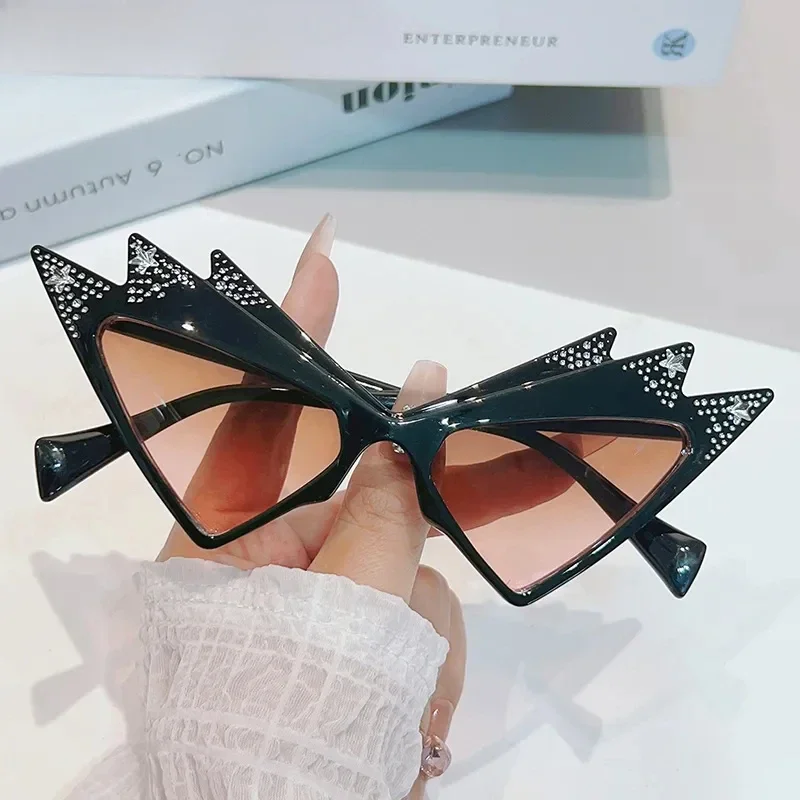 Trendi új női macskaszem napszemüveg Gradient Butterfly Diamond Eyes Frame Party dekoratív szemüveg UV400 Gafas De Sol . ' - ' . 0