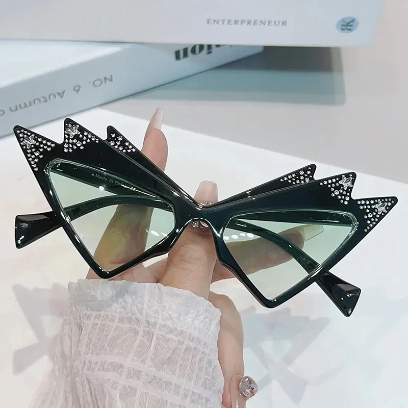 Trendi új női macskaszem napszemüveg Gradient Butterfly Diamond Eyes Frame Party dekoratív szemüveg UV400 Gafas De Sol . ' - ' . 2