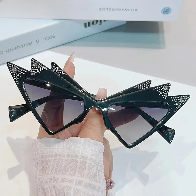 Trendi új női macskaszem napszemüveg Gradient Butterfly Diamond Eyes Frame Party dekoratív szemüveg UV400 Gafas De Sol . ' - ' . 3
