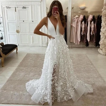 Sexy V nyakcsipke rátétek Egy vonalas esküvői ruha 2023 le a vállról Szatén menyasszonyi ruha Sweep hát nélküli padlóköntös De Mariée
