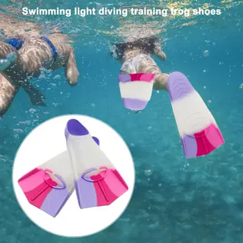 Szilikon úszóuszonyok Rugalmas szilikon úszóuszonyok gyerekeknek A felnőttek rövid pengéjű békalábokkal erősítik a lábukat Tárolja őket