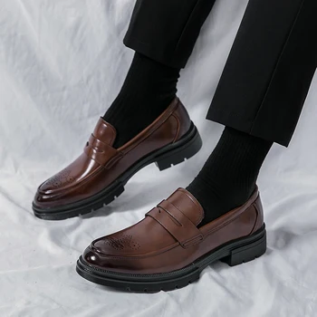 Tavaszi luxus vastag talpú alkalmi cipők Férfi fekete Penny naplopók férfiak Barna üzleti irodai ruha cipő Mentênis masculino számára