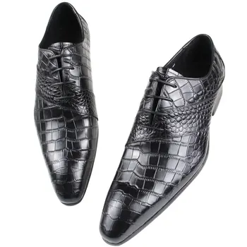 Valódi bőrFérfi cipők Alkalmi üzlet Oxfordok férfi ruhához Bankett öltöny Fűzős lábbeli elegáns esküvő Fekete barna 2023